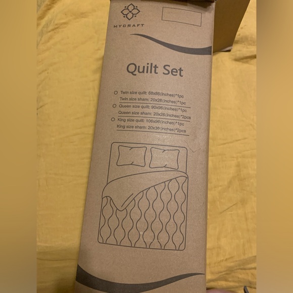 Queen size quilt set - Picture 1 of 3